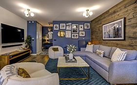White Pearl Apartments